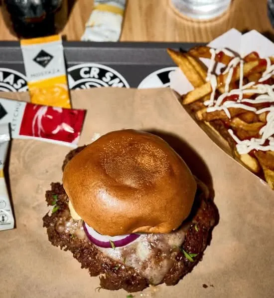 Combo Smash: smash burger con patatas y bebida